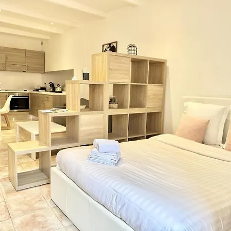 Grand Au Coeur De La Vieille Clim Menton