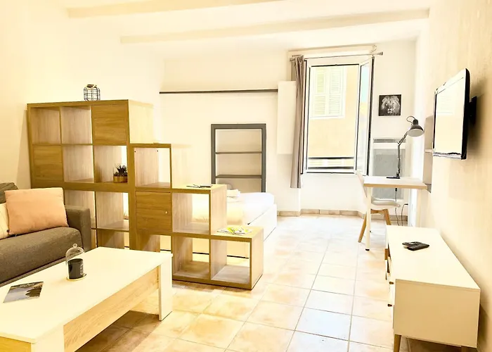 Grand Au Coeur De La Vieille Clim * Мантон